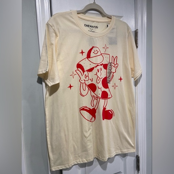 NWT Chemistry Size L Red Smiling Pizza Man Cream Short Sleeve Crew Tee Shirt - Picture 2 of 11